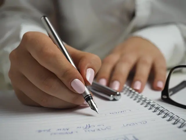 alt="peut-on louer en copropriété - règles de vie et consignes voyageurs"